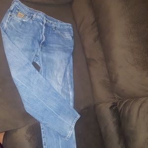 Cinch blue jeans